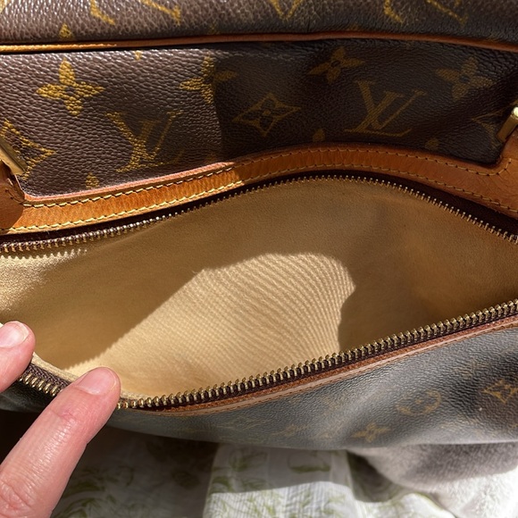 Authentic Louis Vuitton Shoulder Bag - Vintage July 2002, USA made - Picture 13 of 16